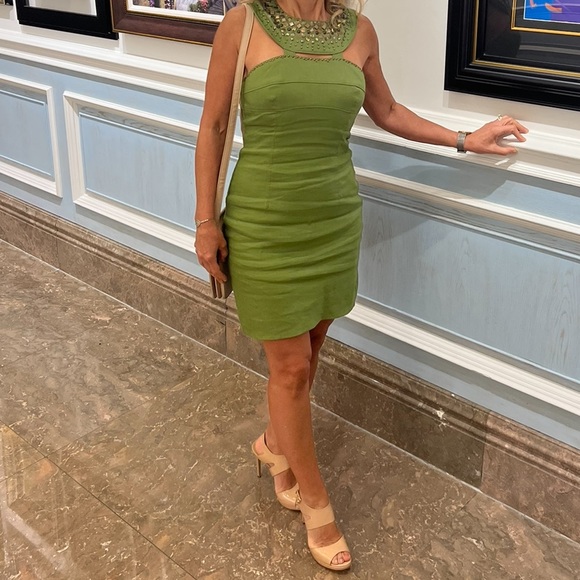 Adrianna Papell dress beaded collar size 6 in good preowned condition. - Picture 2 of 8